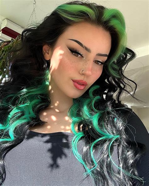 Di1araa.s - Waves & Curls 🌿 "When the hair matches the energy—bold