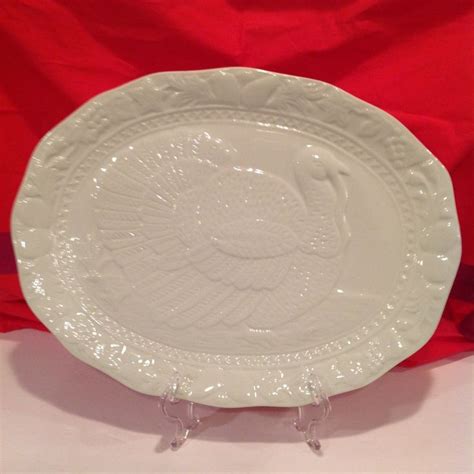 Vintage White Ceramic Turkey Platter 17" on Mercari | White ceramics, White vintage, Turkey platter