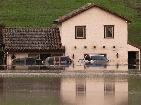 Tras el temporal de frío, feroces inundaciones golpean Estados Unidos