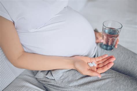 Разрешенные лекарства от головной боли при беременности | MedAboutMe