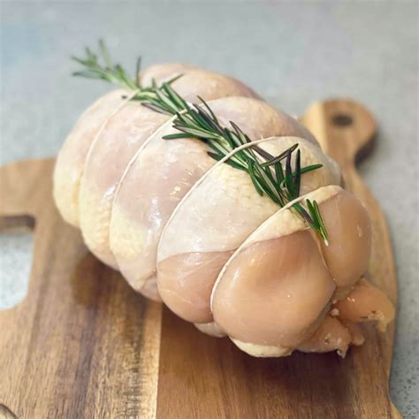 Stuffed Boneless Capon (per kg) - Cini Tal-Mija Gozo