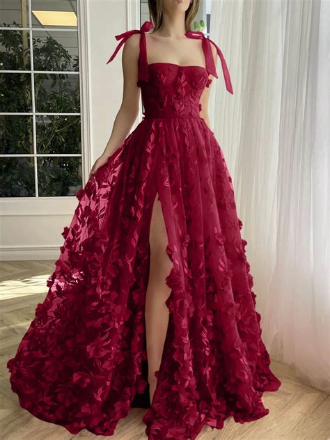 A-Line/Princess Spaghetti Straps Lengthy Promenade Floral Attire With