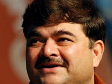 marathi actor prashant damle bags dinanath mangeshkar award hindustan