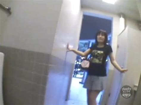 Japanese girls rush to urinals to pee 02 : r/urinal_girls