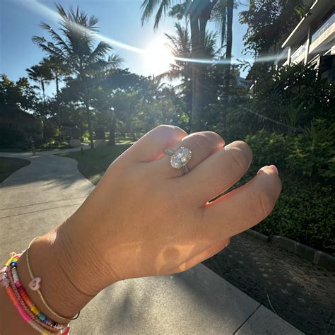 Ghalia: Labgrown Oval Diamond Ring