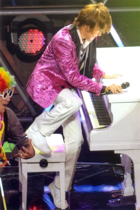 YUM4P1licious: [PIC] UNOFFICIAL PHOTO A NUDE CONCERT ---- Part 2