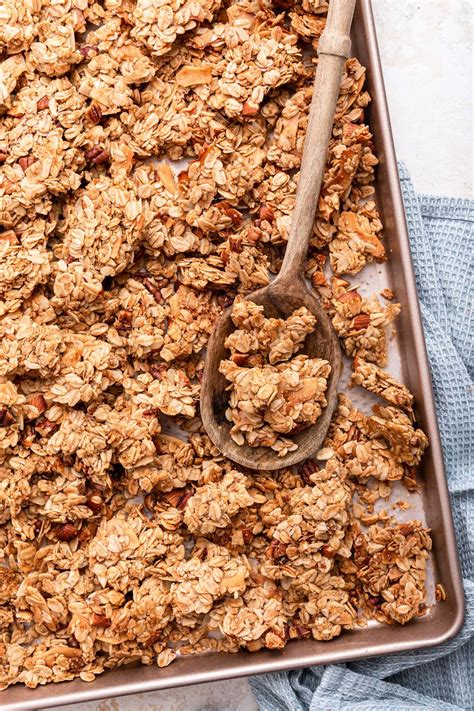 The BEST Homemade Granola (Super Easy!) - Eating Bird Food