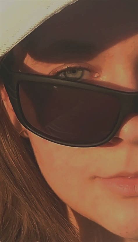 Фото в очках, солнце, лучи, лицо, красивое лицо | Glasses, Sunglasses ...