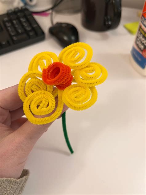 New Crafters Need Pipe Cleaner Flowers Step By Step Guides