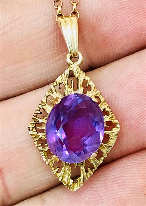 Superb vintage 9ct yellow gold Amethyst pendant - fully hallmarked