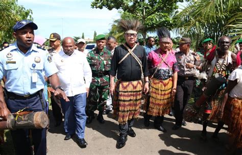 tjahjo kumolo kunjungi masyarakat perbatasan sota merauke papuaus