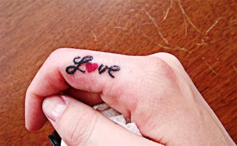 20 Small Love Tattoos Designs And Ideas – Yo Tattoo