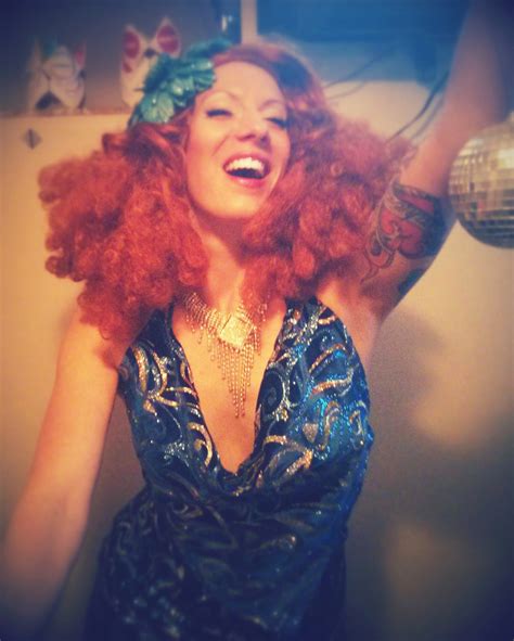 100 Signs You Might Be A Swinger: Reddit – Oasis Aqualounge