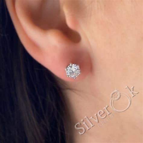 Сережки зі срібла від виробників України за найкращими цінами.