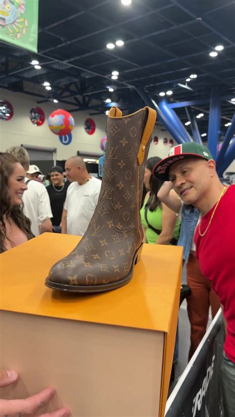 𝐒𝐮𝐧𝐝𝐚𝐲 𝐛𝐫𝐞𝐚𝐤𝐟𝐚𝐬𝐭 𝐟𝐨𝐫 𝐬𝐭𝐫𝐨𝐧𝐠 𝐦𝐞𝐧 👌 On | Chrisma (@chrisma_nylons)