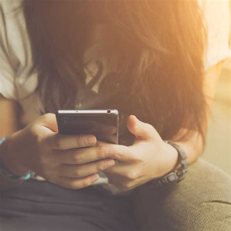 Sneaky Teen Texting Trends You Need to Know About | The Grit and Grace