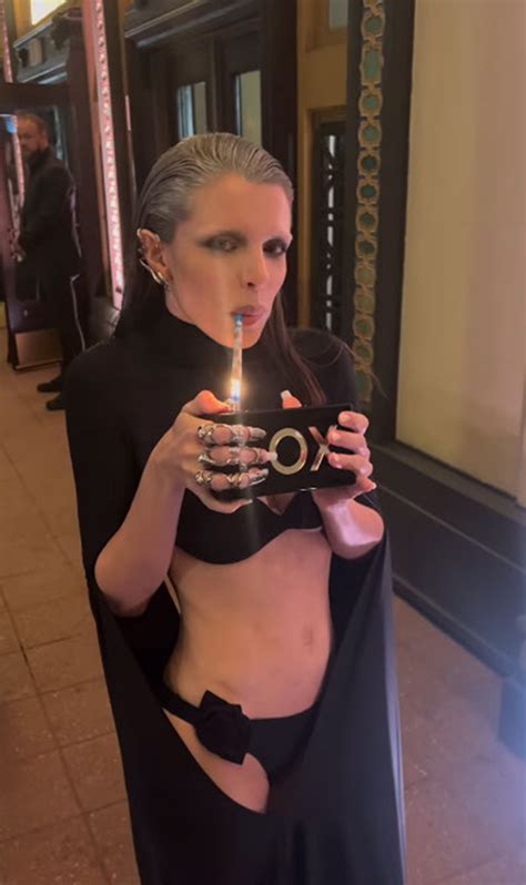 Fans follow Julia Gratton for her latest artistic projects 19