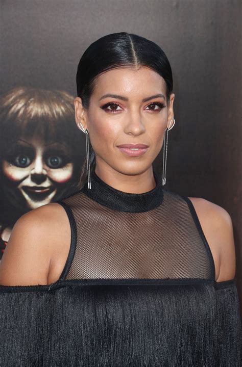 Stephanie Sigman – HawtCelebs