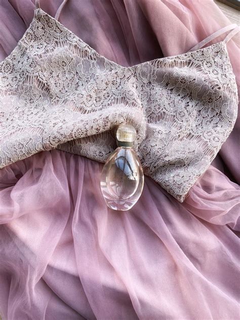 Lovely Sarah Jessica Parker fragancia - una fragancia para Mujeres 2005