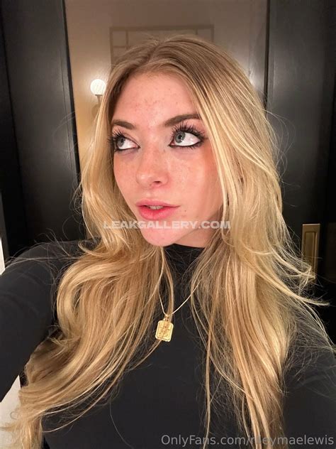 Rileymaelewis Exclusive Leaked Nude Onlyfans #1186445