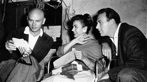 Yul Brynner, Frank Sinatra y otros actores icónicos que cayeron a los