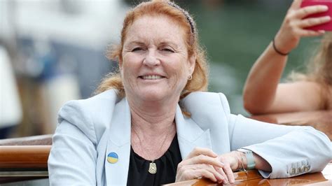 sarah ferguson noticeably absent  queens death tributes