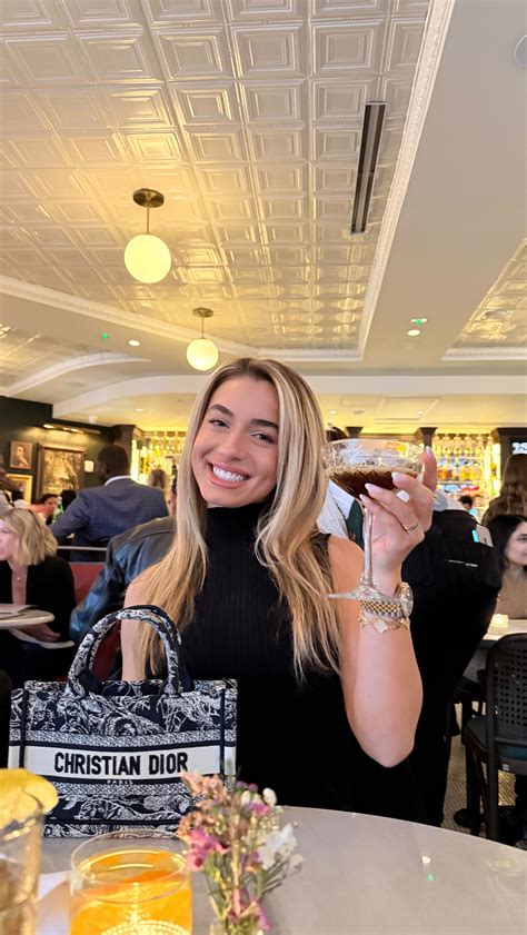 @athenaparissss | I miss Texas, I think it’s time to go back!🤠 | Instagram