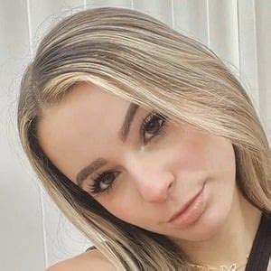 Kaitlyn Krems - Age, Family, Bio | Famous Birthdays