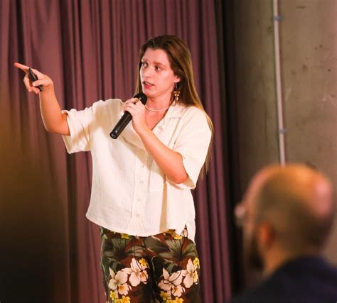 Estie Rubinstein – Medium