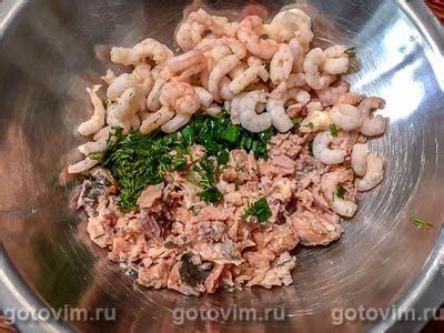 Рыбная запеканка с картофелем, креветками и сметаной. Рецепт с фото