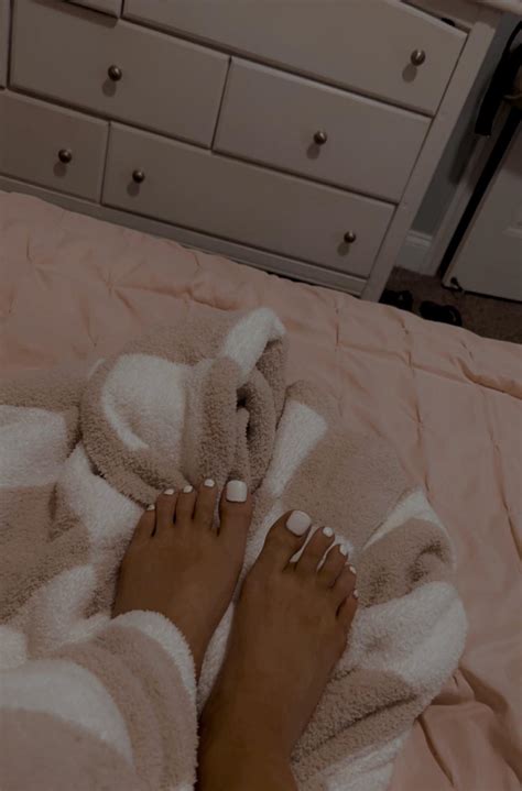 (oc) does my feet make you hard baby? : r/Feet_Queens
