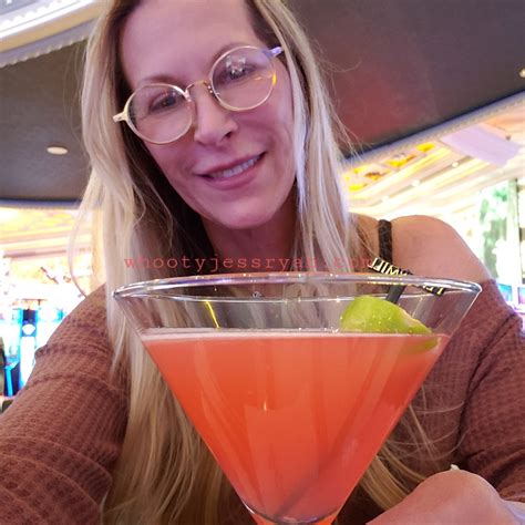 Jess Ryan on Twitter: "5 o'clock somewhere https://t.co/cLJxVaXl5W