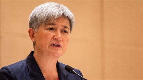 penny wong calling   palestinian state  rewarding hamas sky