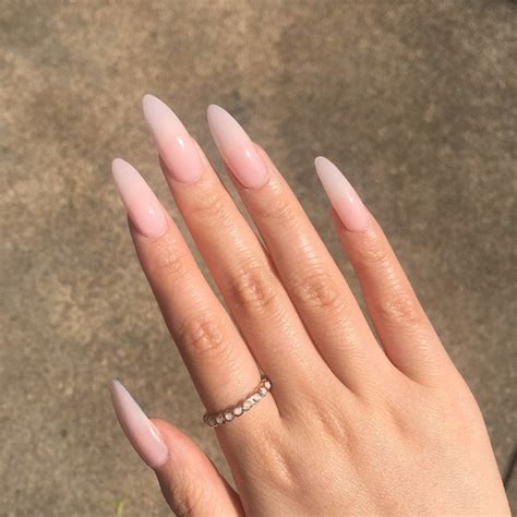 Что такое горячий маникюр и как его сделать 💅 | theGirl