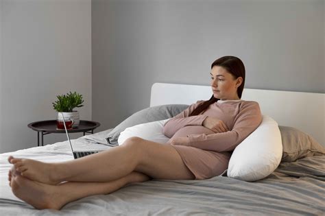 Health Benefits of Zero Gravity Position During Pregnancy