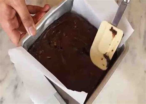 No-Bake 3-Ingredient Chocolate Fudge Recipe - DIY Joy