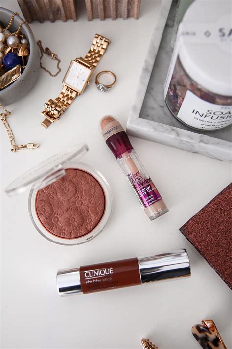 makeup products    rotation mademoiselle minimal style