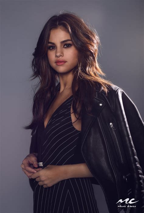 Incredible beauty : r/SelenaGomez