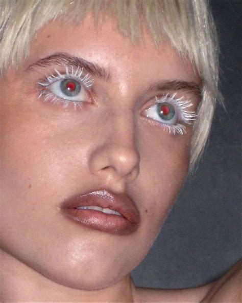 makeup | White eye makeup, White makeup, White mascara