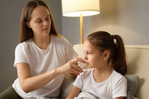 how to use saline nasal spray 7