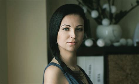 Aksana Black Hair