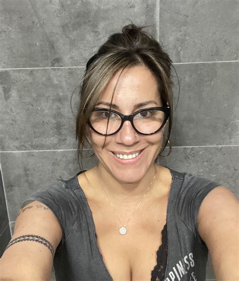 carlota on Twitter: "Después de dármela de peluquera 🤦‍♀️Al fin me arreglo las chasquillas mi