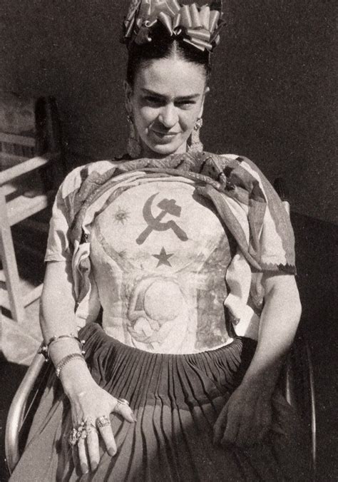 Фрида Кало | Frida kahlo, Frida kahlo exhibit, Black and white portraits