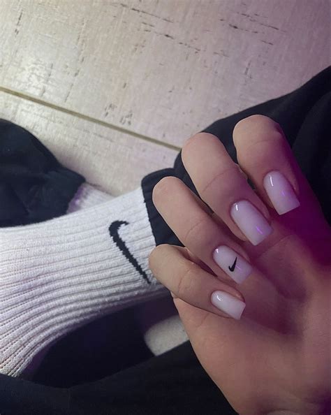 Новинки маникюра | Nike nails, Manicure, Gel nails