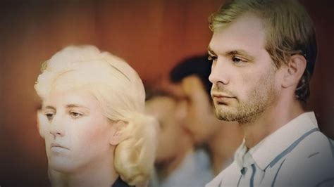 Forensic Experts React to Jeffrey Dahmer's Victim Polaroid Pictures - lji69b4
