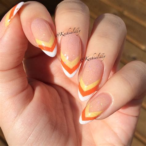 Candy corn tips, with a little sparkle! | Halloween nails easy ...