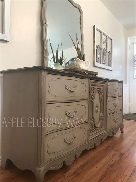 annie sloan paint and wax 4