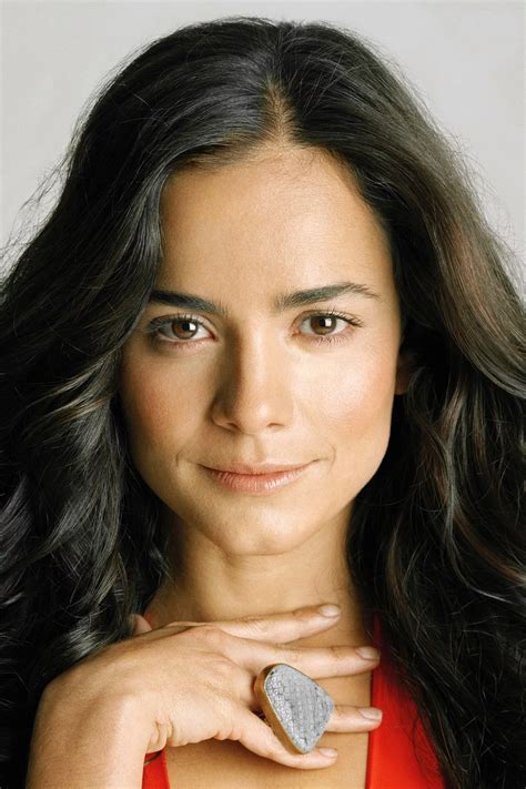 Alice Braga : sa biographie, filmographie, et quelques photos