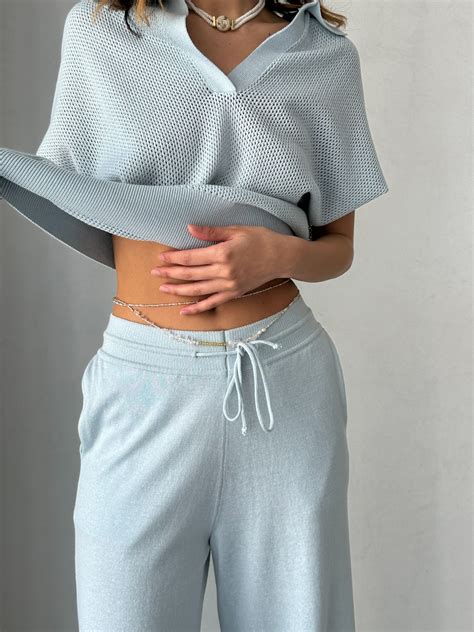 КОСТЮМ ГУППІ – WOOL Magazine