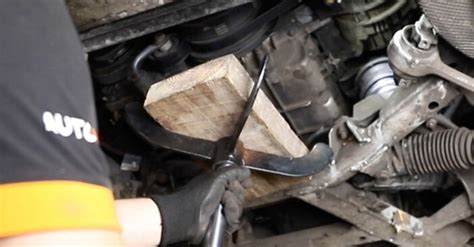 Как се сменя ляв тампон на двигател на BMW E39 touring – Ръководство за ...